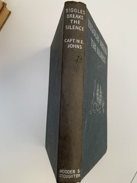 Biggles Breaks the Silence- 1st edition Carousel 2