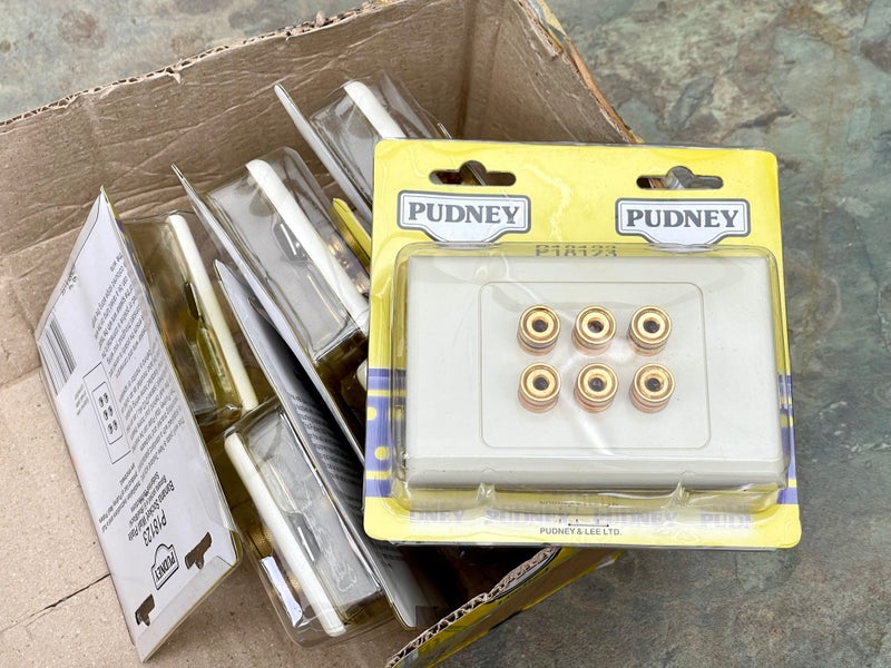 Putney Banana Socket 3 Pair Wall Plate P18123 X2 Carousel 2
