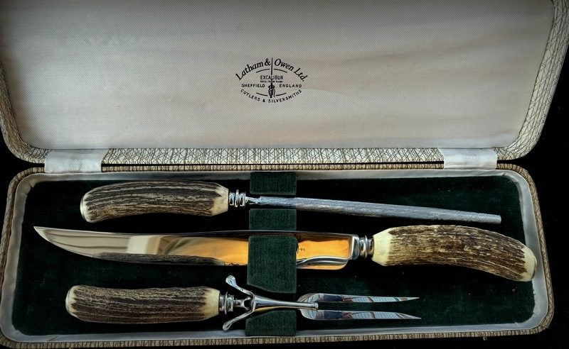 **WOW** GORGEOUS VINTAGE STAG CARVING SET - HIGH QUALITY Carousel 1