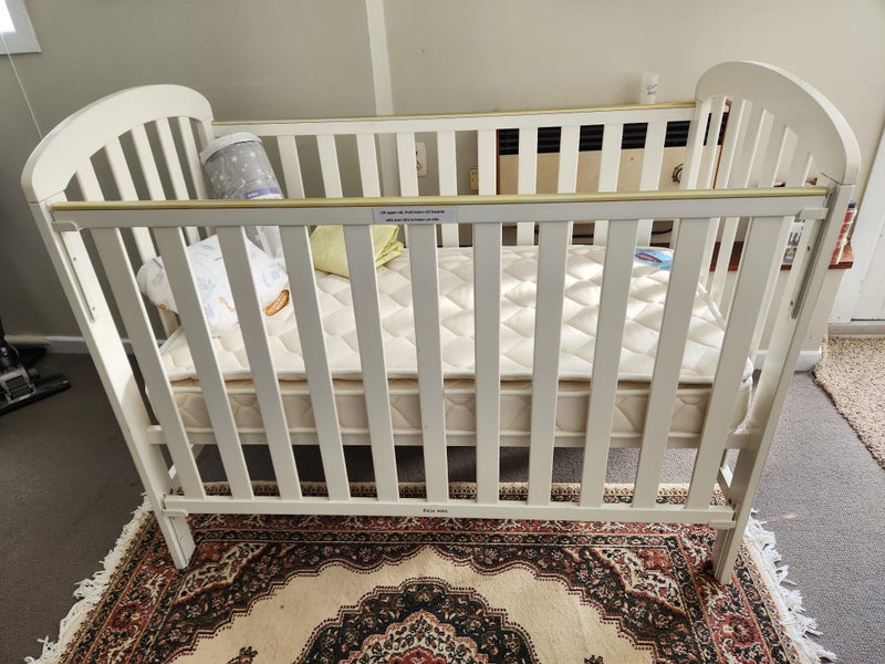 Milano Baby Cot and bedding Carousel 1