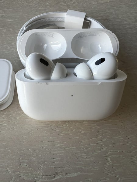 Apple AirPods Pro Gen 2 USB-C Carousel 2