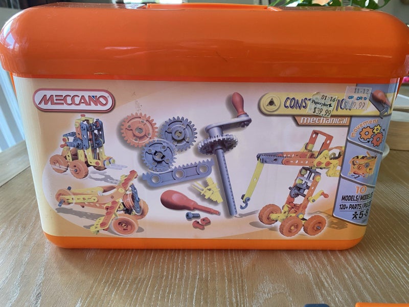200+ pcs of Meccano Construction Box Carousel 2