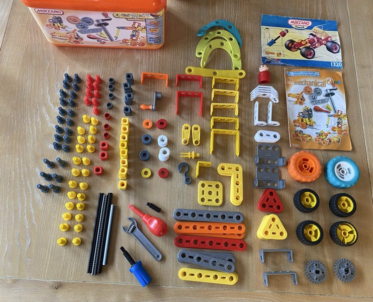 200+ pcs of Meccano Construction Box Carousel 1
