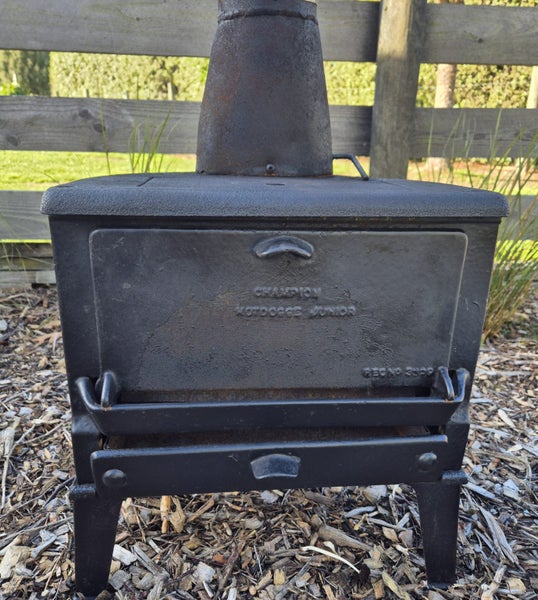 Champion Hot Dogge Small Fire & New Flue Kit Carousel 2