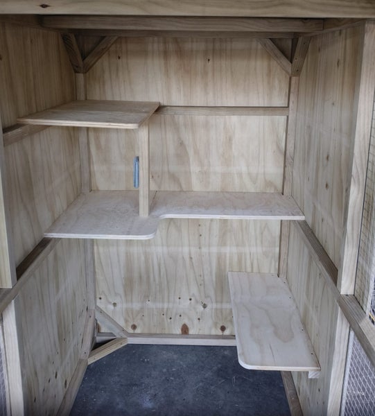 Large pet enclosure/Catio Carousel 1