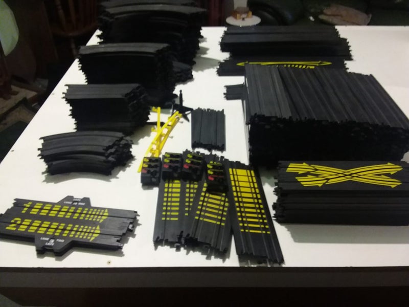 Tyco track pieces Carousel 1