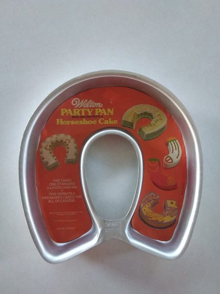 Wilton Horseshoe Cake Pan Carousel 1