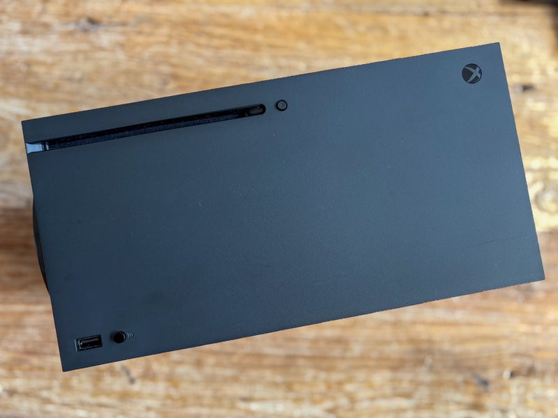 XBOX SERIES X (1TB) + Wireless Headset +Recharge Pack * MINT * Carousel 1