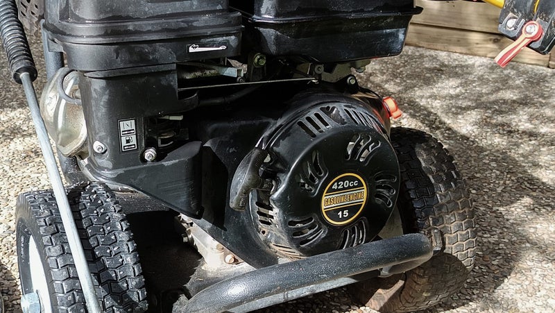 4000 psi 15 HP Magnus water blaster, 20m heavy duty hose, 5.5m Extension pole Carousel 2