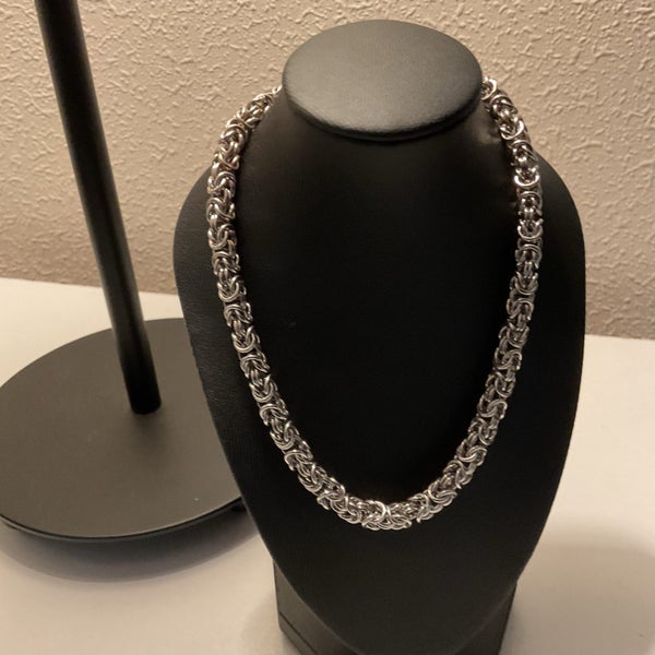 Silver Chain Carousel 1