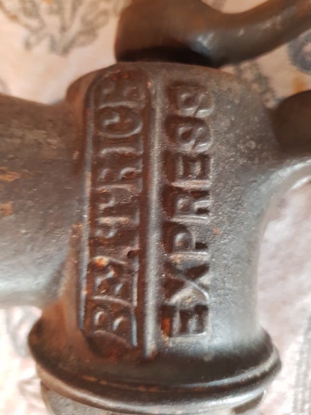 Old English mincer Carousel 2