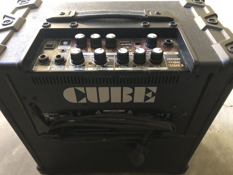Roland Cube 20XL Amplifier Carousel 2