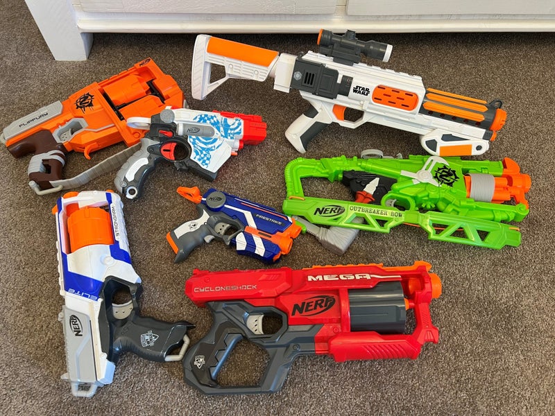 6 Full Noise Action NERF Collection - Including Star Wars Deluxe Blaster Carousel 1