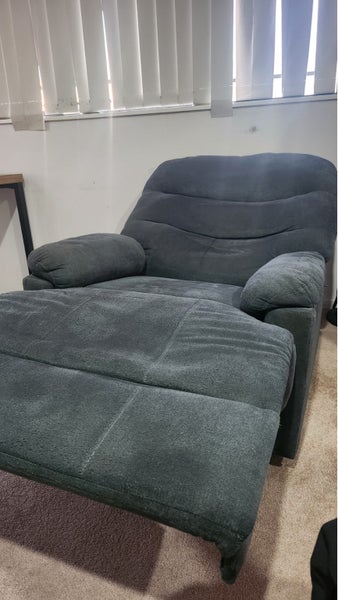 Living & Co Juno Recliner Chair *Low Reserve*62863852616321111