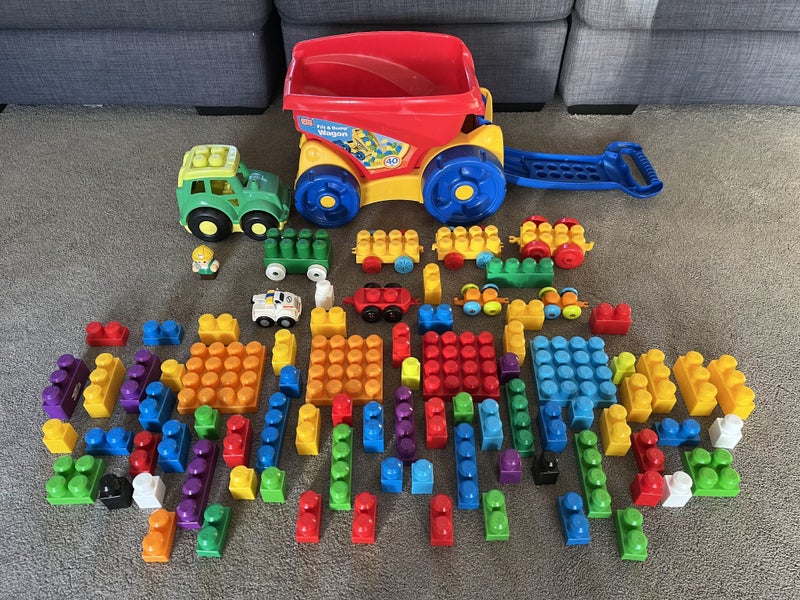 Mega Bloks 80+ pieces, Wagon and Tractor Carousel 1