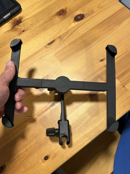 Ashton iPad/tablet holder Carousel 1