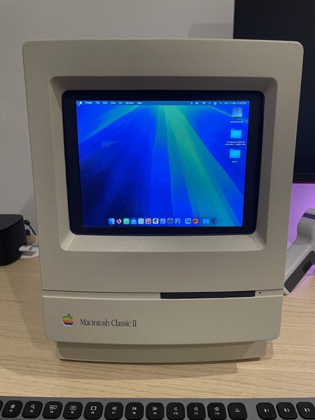 Macintosh Classic M1 Carousel 1