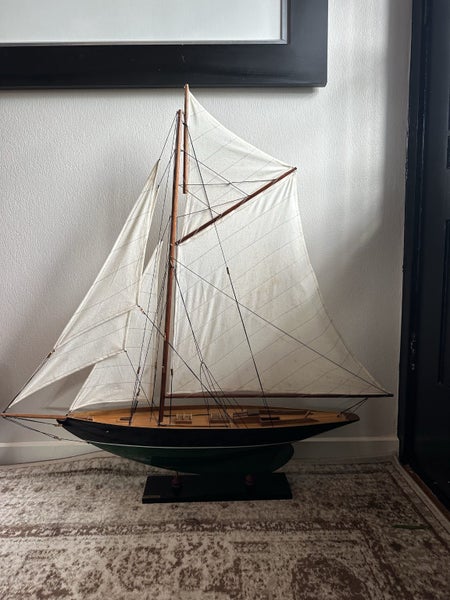 Vintage model yacht - collectable and rare Carousel 1
