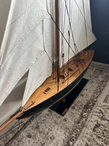 Vintage model yacht - collectable and rare Carousel 2