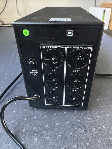 UPS - DYNAMIX Defender 1600VA (960W) Carousel 2