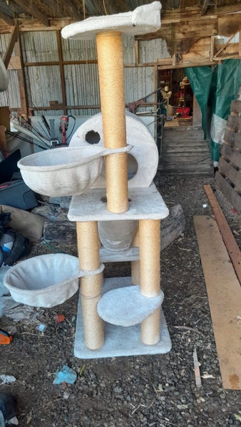 cat tower Carousel 1
