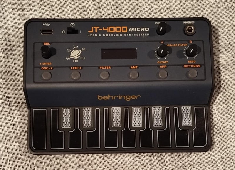 Behringer JT-4000 Micro Synth Carousel 1