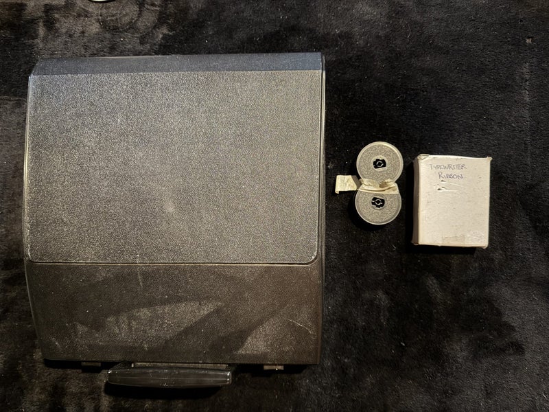 Adler tippa de luxe Typer Writer with Ribbon Carousel 2