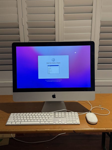 Apple iMac 21.5" — 2.8ghz Intel Core i5 — Late 2015 Model Carousel 1
