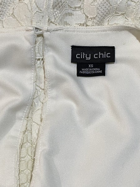 City Chic Pantsuit XS / 14 – Lace Overlay, V-Neck, Wide Leg Carousel 10