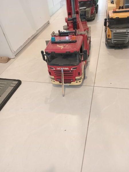 Bruder Fire Engine 1:16 scale Carousel 1
