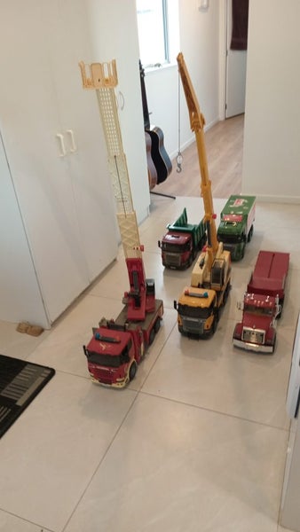 Bruder Fire Engine 1:16 scale Carousel 2