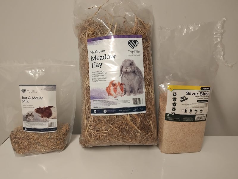 Female mice x 2 and enclosure Carousel 8