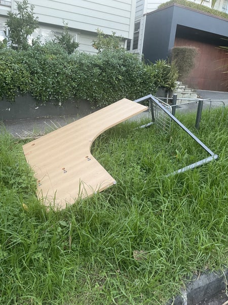 Free office table Carousel 1