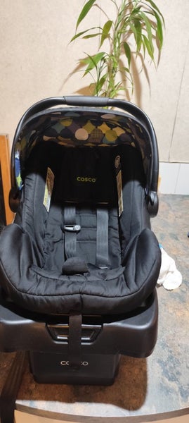 Baby Parm, Capsule ( car seat) +Base ( COSCO ) Carousel 1