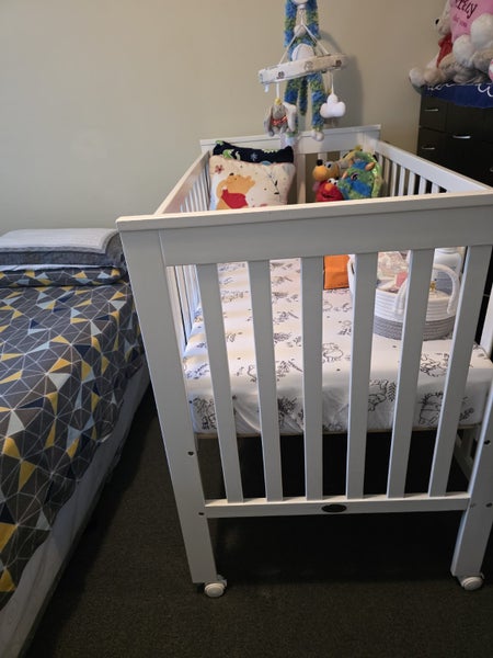 Baby Cot with Wheels,Mattress Carousel 4