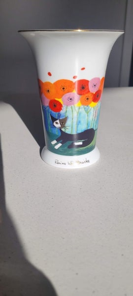 Goebel Rosina Watchman Cat Vase. Carousel 1