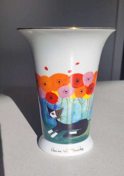 Goebel Rosina Watchman Cat Vase. Carousel 2
