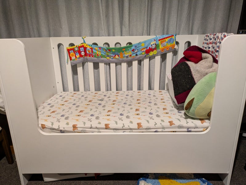 Mocka cot + toddler bed conversion panel Carousel 2