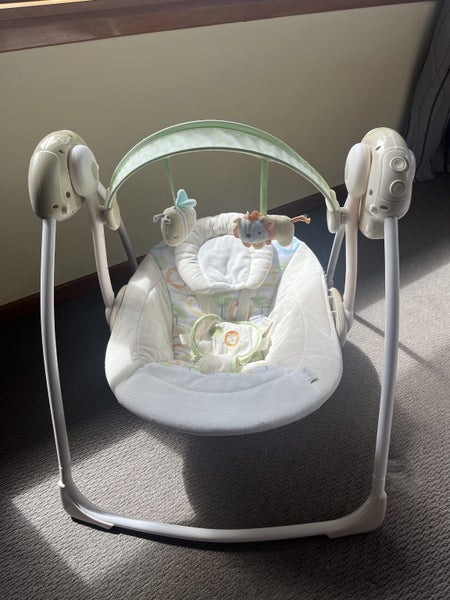 Baby rocker/swing Carousel 1