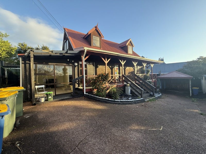Image 1 of 5