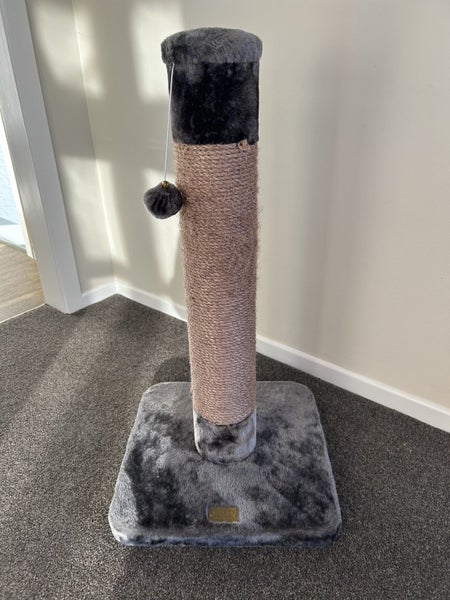 Kazoo Cat Scratching Post Carousel 1