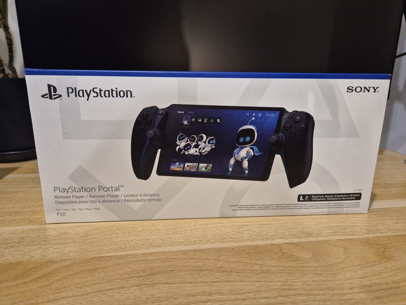 Playstation Portal, remote player in Midnight black Carousel 1