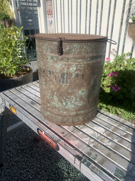 Large antique oatmeal tin Carousel 1