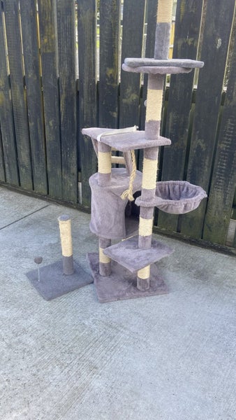 Cat Tree Scratching Post Tower Carousel 1