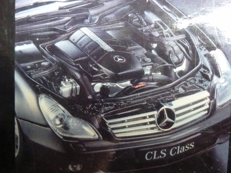 2005 MERCEDES BENZ CLS die cast car KYOSHO Metallic Grey scale: 1/18 Carousel 6