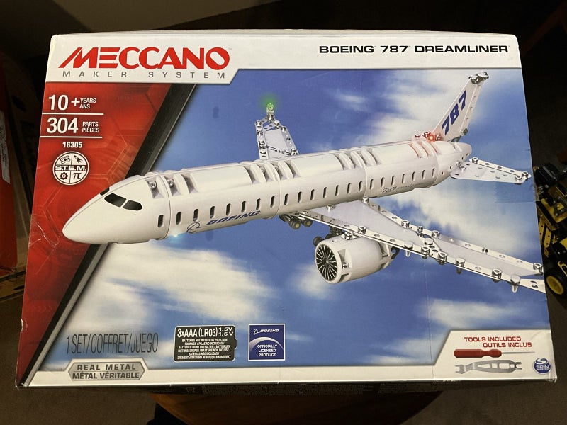Meccano Boeing 787 Carousel 1