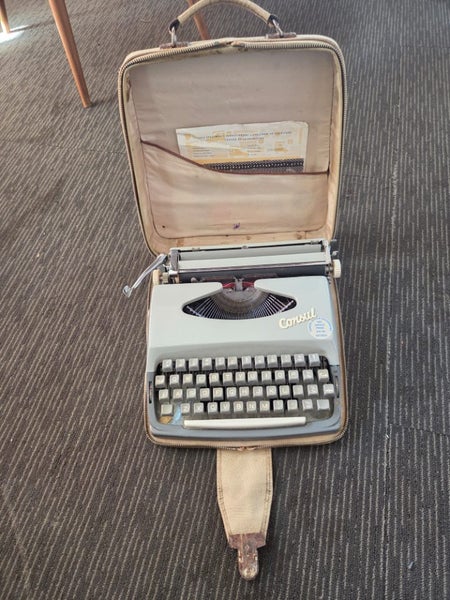 Typewriter Consul Carousel 1