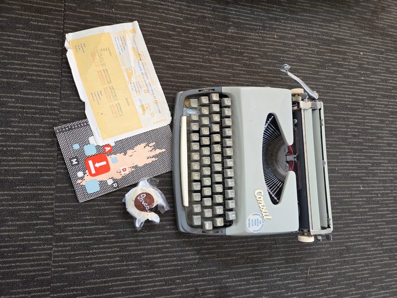Typewriter Consul Carousel 2