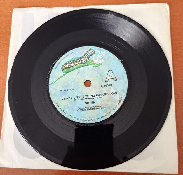 QUEEN "CRAZY LITTLE THING CALLED LOVE/Spread Your Wings" Carousel 1