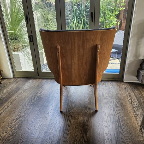 MID CENTURY REPLICA EGG STYLE CHAIR Carousel 2